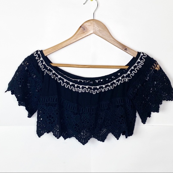 NWT LF Mieeion Black Embroidered Woven Off Shoulder Crop Top - Picture 1 of 12